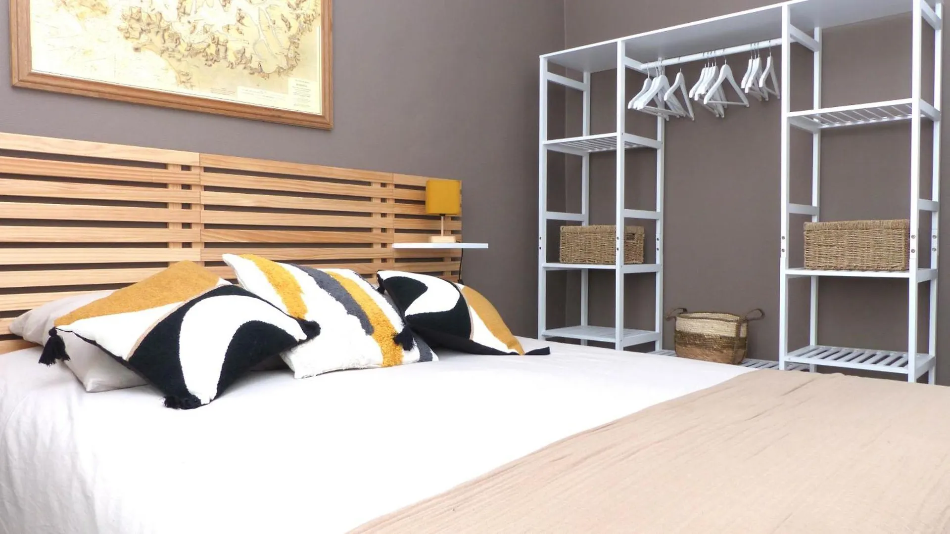 Holiday home Ravissante Maison Sur Les Quais De St Goustan Auray